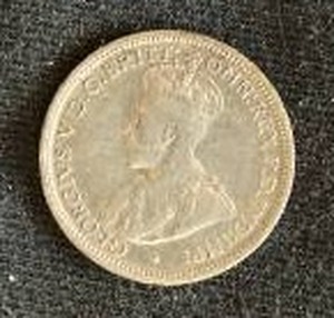 lot 23 image: 1912 Australian Silver 6 Pence Coin