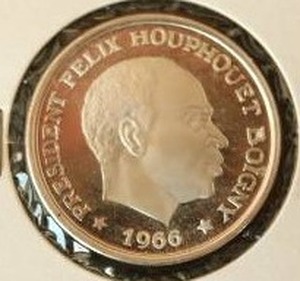 lot 40 image: 1966 Ivory Coast Silver 10 Franc Coin