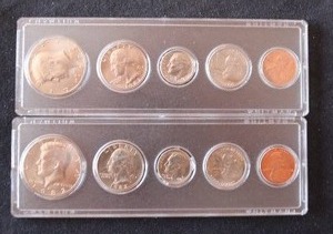 lot 51 image: (2) 1982 Uncirculated Coin Sets