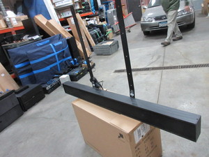 lot 311 image: SEURA 55 WATERPROOF OUTDOOR TV SOUND BAR WITH MOUNTING BRACKETS