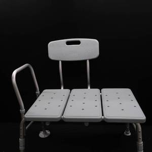 lot 3 image: HANDICAP SHOWER CHAIR LIKE NEW