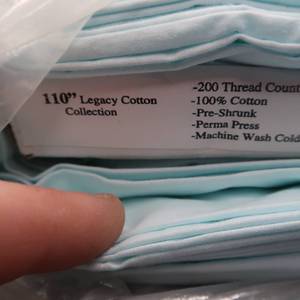 lot 4 image: FABRIC BOLT MINT IN COLOR