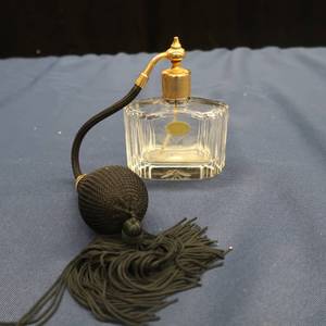 lot 27 image: VINTAGE PERFUME BOTTLE WITH ATOMIZER