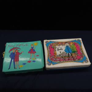 lot 40 image: VIINTAGE  DOLL CASES2