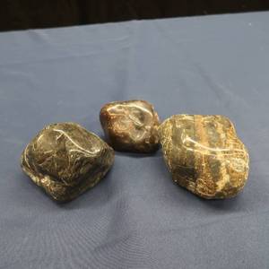 lot 42 image: AGATES LARGE LOT  LK