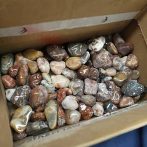 lot 45 image: AGATES LARGE LOT  LK
