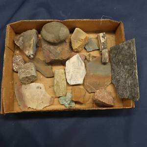 lot 47 image: HUGE VARIETY OF ROCKS