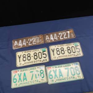lot 54 image: VINTAGE LICENSE PLATES