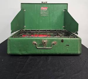 lot 17 image: Coleman 413G Duel Burner Campstove - Green (untested)