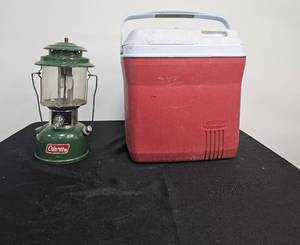 lot 19 image: Coleman 220J Green Lamp and Red Cooler with Handle