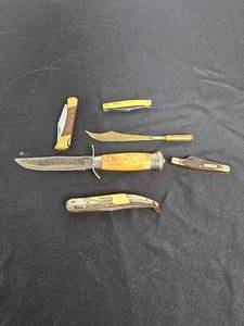 lot 26 image: Various Vintage Knives