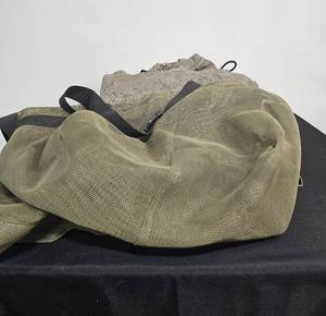 lot 32 image: Camo Netting with Bag