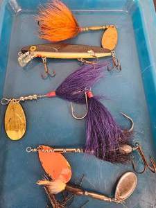 lot 39 image: Muskie Fishing Lures With Spinners