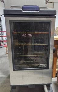 lot 47 image: Masterbuilt Smoker Model 20070215 Untested