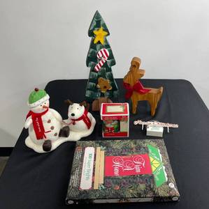 lot 64 image: Various VTG Christmas Decor