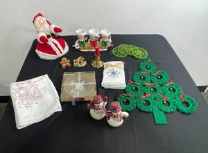 lot 65 image: Various VTG Christmas Decor