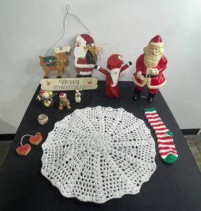 lot 66 image: Various VTG Christmas Decor