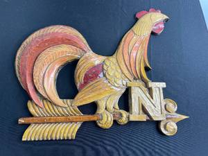 lot 75 image: Wooden Rooster Weathervane Wall Hanging