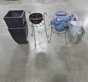 lot 84 image: Planters and Planter Stands Perfect for Spring
