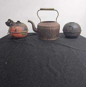 lot 85 image: VTG Iron Smoke Pots and Coffee Pot
