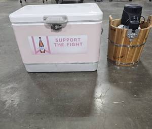 lot 88 image: Ice Cream Maker - Untested and Cooler