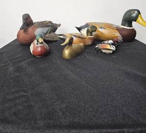 lot 98 image: Duck Decor - Various Materials - Wood, Ceramic, etc.