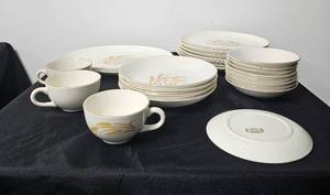 lot 103 image: VTG Homer Laughlin Golden Wheat 22K Gold TrimAccent Dinnerware