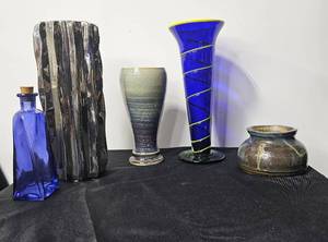 lot 104 image: Various Glass and Pottery Vases