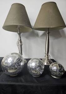 lot 105 image: 2 Lamps and 3 Battery Powered Round Silver Lights - all untested