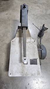 lot 121 image: Craftsman 16in. Scroll Saw - untested