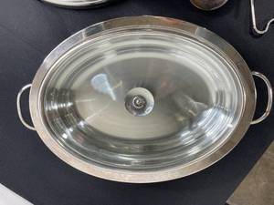 lot 163 image: 4.2 Quart Oval Chafing Dish 1810 Stainless Steel