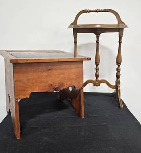 lot 228 image: Wooden Storage Bench w Duck DesignPicture on Lid and Side Table