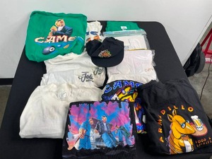 lot 259 image: Lot of Camel Logo T-Shirts Sz XL and 1 Cap
