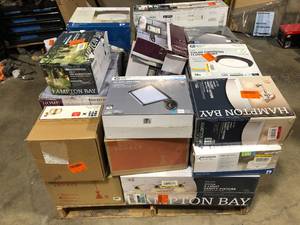 lot 19 image: Pallet of Assorted Lighting Various Models and CondiitionsCustomer Returns See Pictures