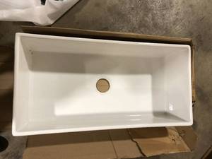 lot 32 image: SINKOLOGY Bradstreet II 36 in. Undermount Farmhouse Single Bowl Crisp White Fireclay Kitchen Sink     Customer Returns See Pictures