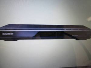 Sony 1080p Upconverting DVD Player ...
