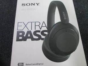 Sony Extra Bass Noise-Cancelling Ov...