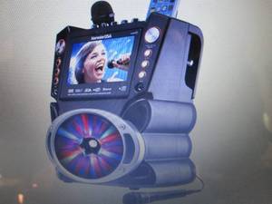 Karaoke USA Karaoke Machine with 7...
