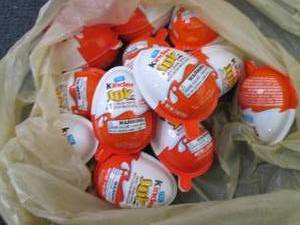 12 Kinder Joy...