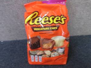 32.1 oz Reeses Assorted Miniature ...