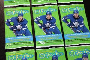 lot 27 image: 2021-22 O Pee Chee Unopened Pack Lot  9 Packs