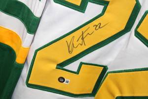 lot 111 image: Minnesota Wild Kevin Fiala Autograph Beckett COA #WJ20641