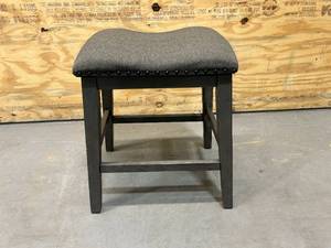 lot 81 image: Bench Stool