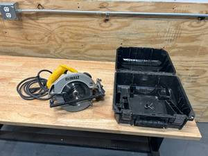 lot 34 image: DEWALT DW369 7-14 Circular Saw