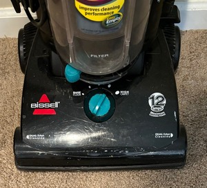 lot 79 image: Bissell Cleanview Exclusive Helix System Carpet Cleaner