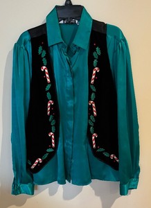 lot 135 image: Six Festive Holiday Motif Shirts