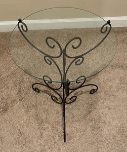 lot 140 image: Pretty Petite Glass Top Table