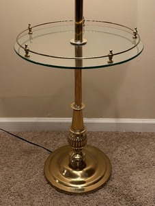 lot 150 image: Beautiful Brass Floor Lamp