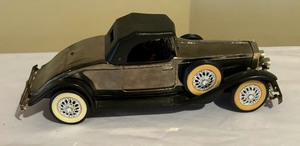 lot 96A image: Classy Old Fashioned Model Car