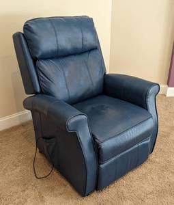 lot 1 image: Awesome Blue Leather Electric Recliner